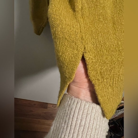 Incone sweater in chartreuse - Picture 4 of 4